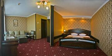 Полулюкс в Отеле Hotel Mir